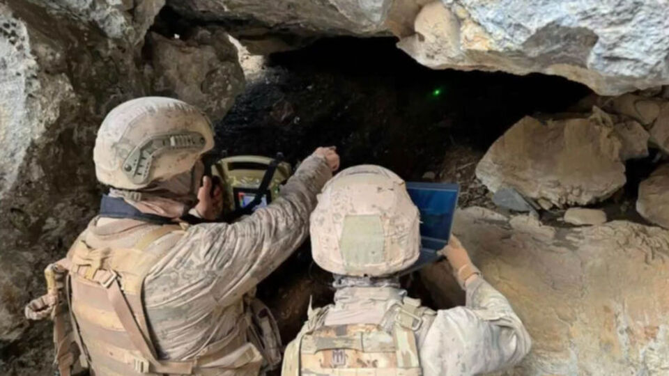 72 tim ile terör örgütüne darbe!