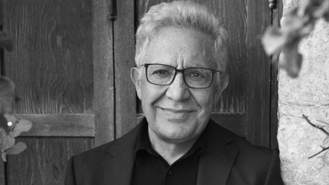 Z&uuml;lf&uuml; Livaneli'yi coşturan 31 Mart darbesi!