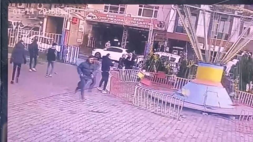 O anlar kamerada! Lunaparkta kurşun yağmuru!
