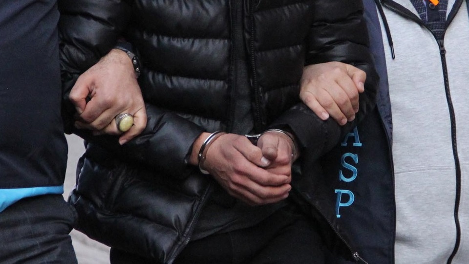 Babasını öldürdü, "psikiyatri hastasıyım" dedi!