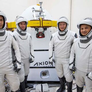  Uzay yolculuğu bugüne ertelendi