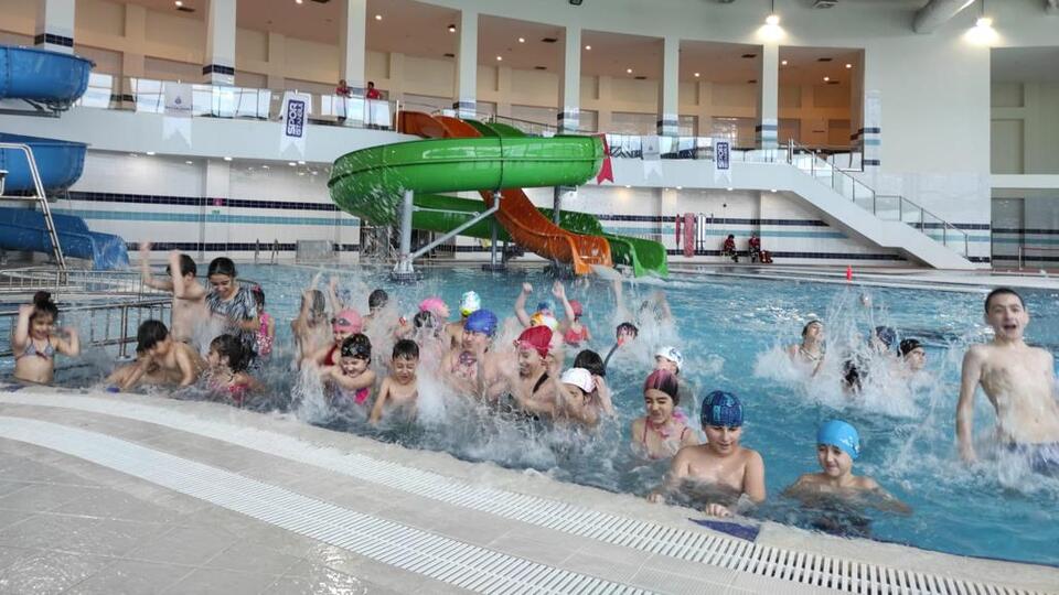 İBB'den öğrencilere karne hediyesi