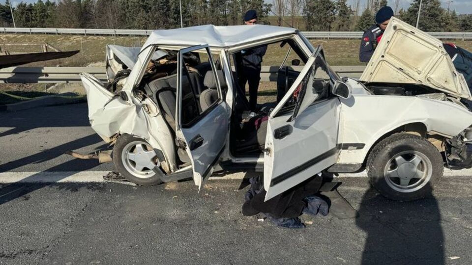 TEM'de feci kaza! 3 kişi hayatını kaybetti