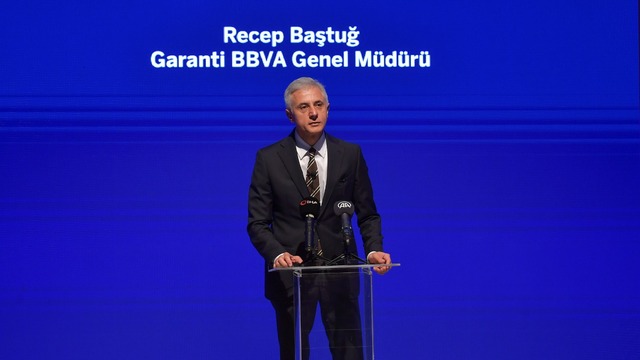 'Kredi kartı faizi artmalı'