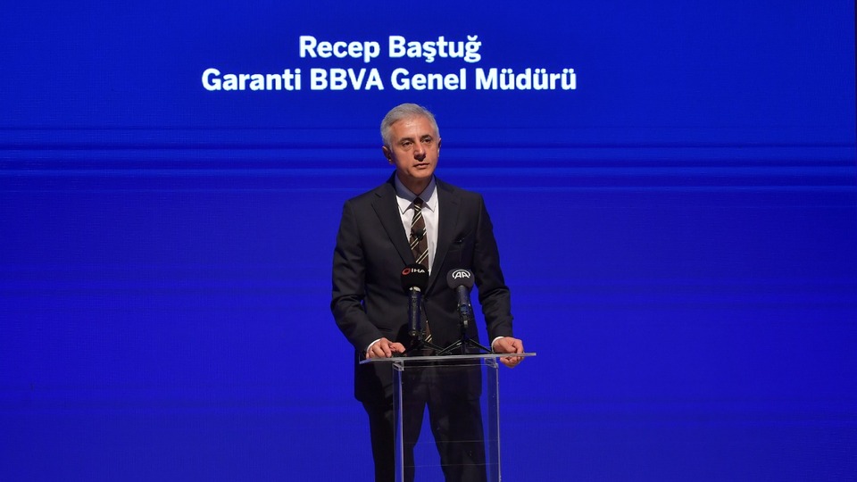 'Kredi kartı faizi artmalı'