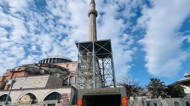 Kapı, ziyaretçilerin güvenliği için
