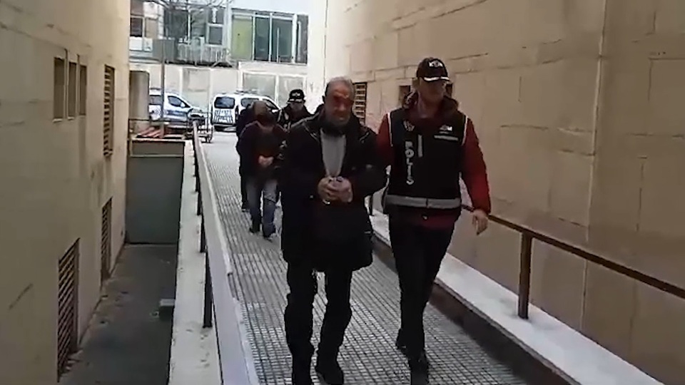 Borçlarını ödeyen 43 kişiyi icraya verdiler!