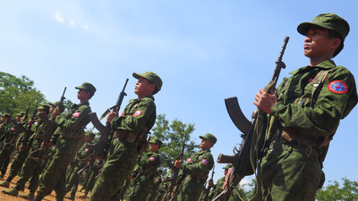 276 Myanmar askeri Hindistan'a sığındı