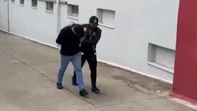 Kruvasan paketinden çıktı! Tutuklandı!