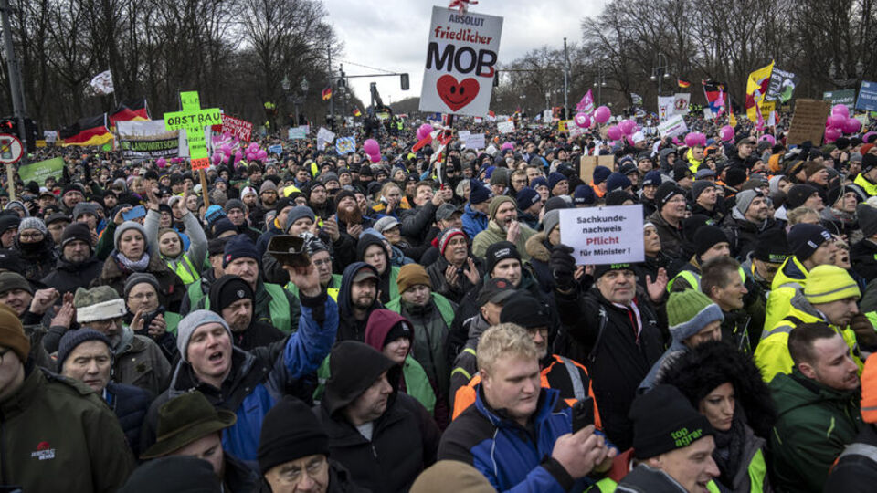 Almanya'da çiftçi krizi bitmiyor