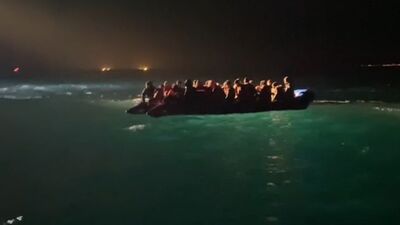 Çanakkale açıklarında 43 düzensiz göçmen kurtarıldı