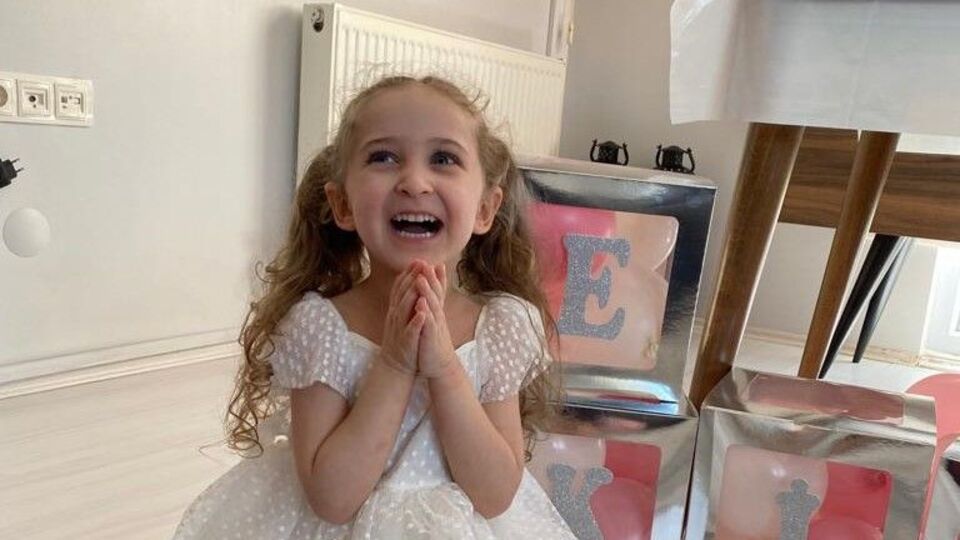 Minik kalbini 'söküp' tekrar yerleştirdiler