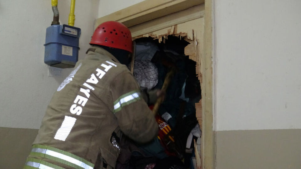 Çöp evde acı son!