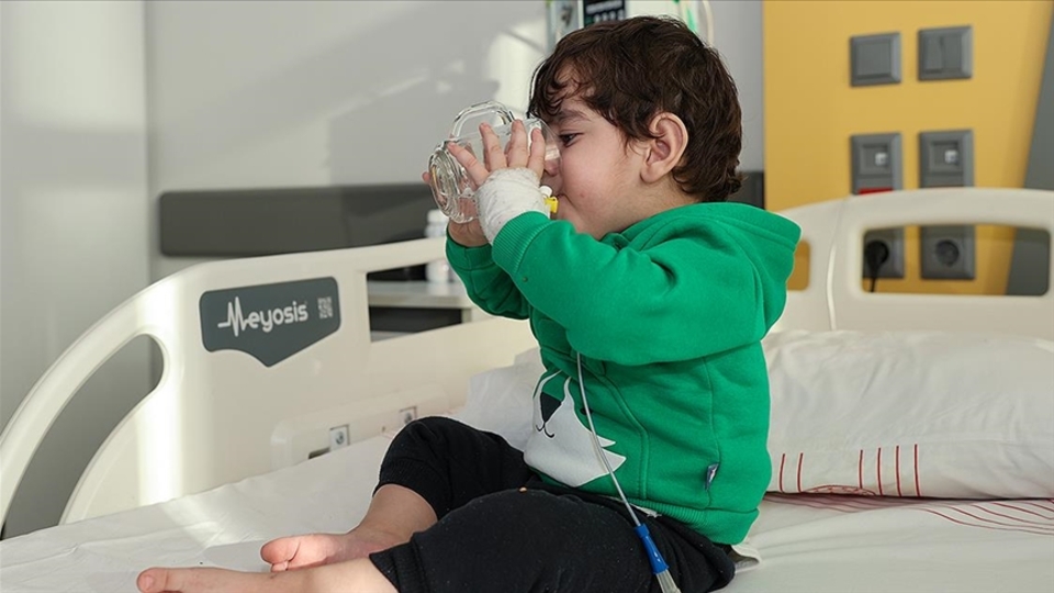 Yemek borusu oluşmadan doğdu!