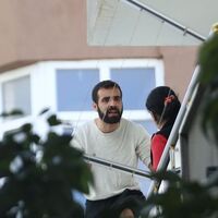 Cezaevinden firar edip ailesinin evini yaktı