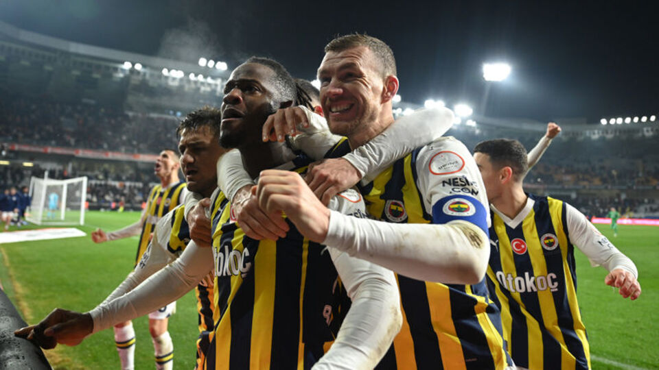 "Şaşırtmaya aşık futbol"