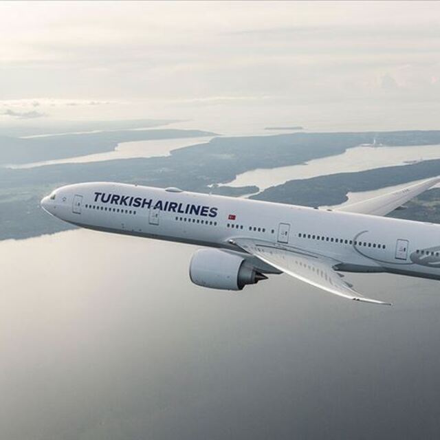 Uçağa çalışanlarının fotoğrafını koyacaklar