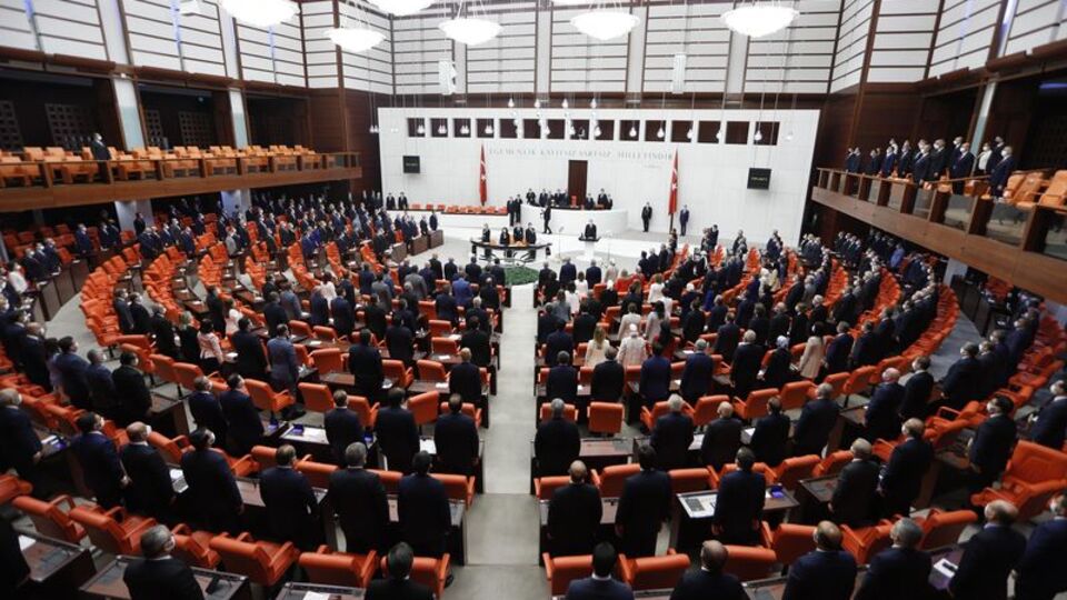 Emekli zammı Meclis'ten geçti