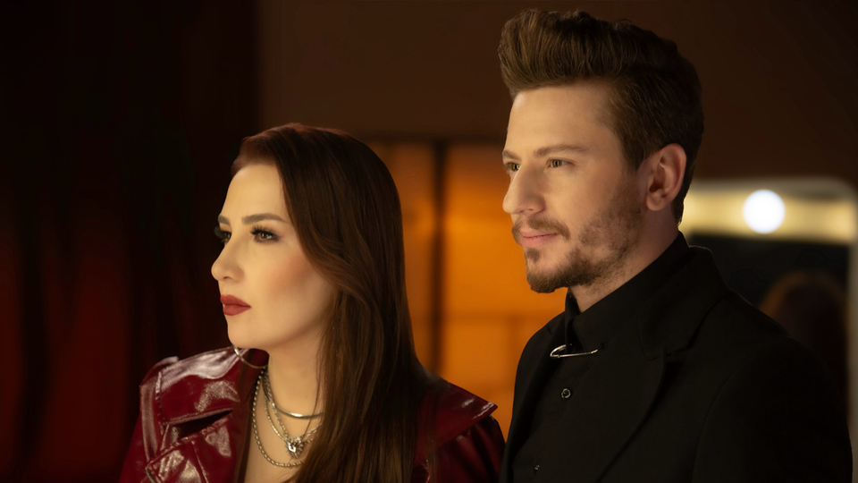 Yonca Lodi ve Mert Aydın'dan 'Hepsi Sen'