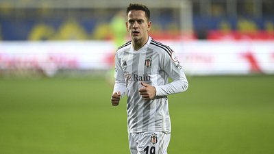 Beşiktaş'ta Amir'in sözleşmesi donduruldu