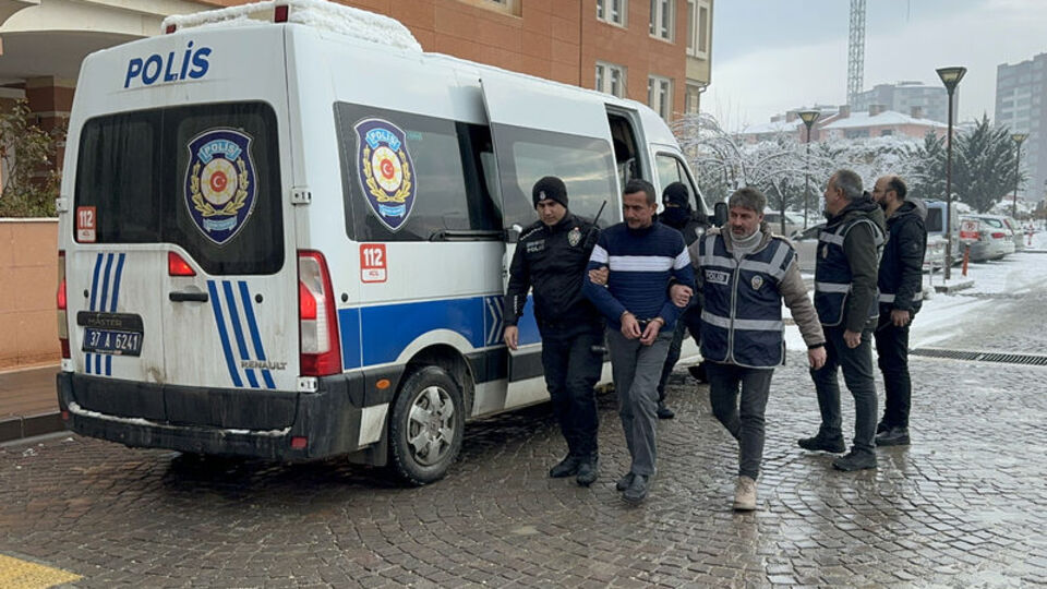 Damatlarını mezarlıkta vurdular! 2 tutuklama