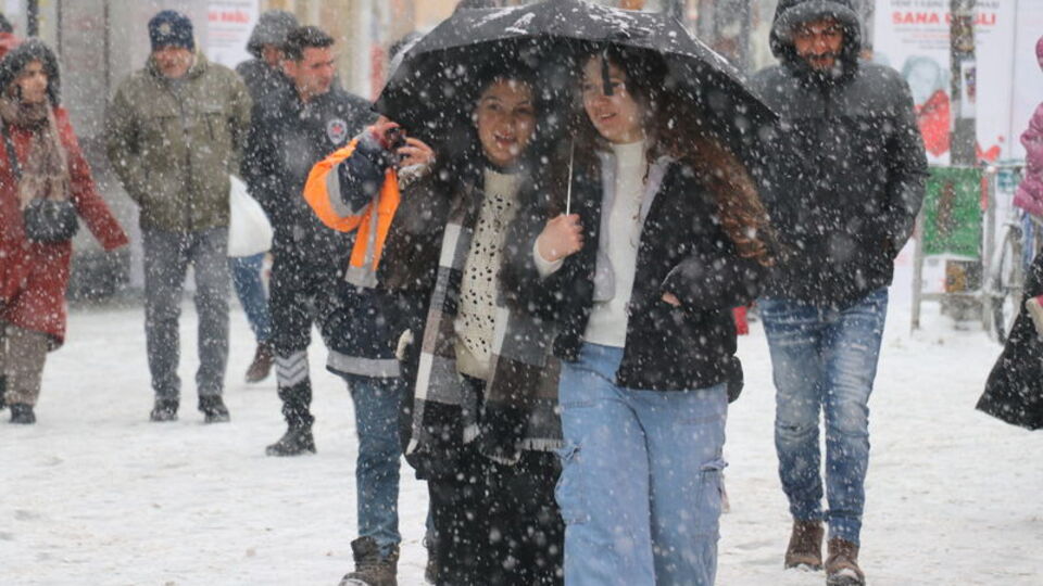 28 kent için "sarı" ve "turuncu" alarm! İşte o illerimiz... 6 bölgede kar ve sağanak!