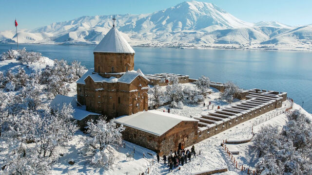 Akdamar Adası bembeyaz