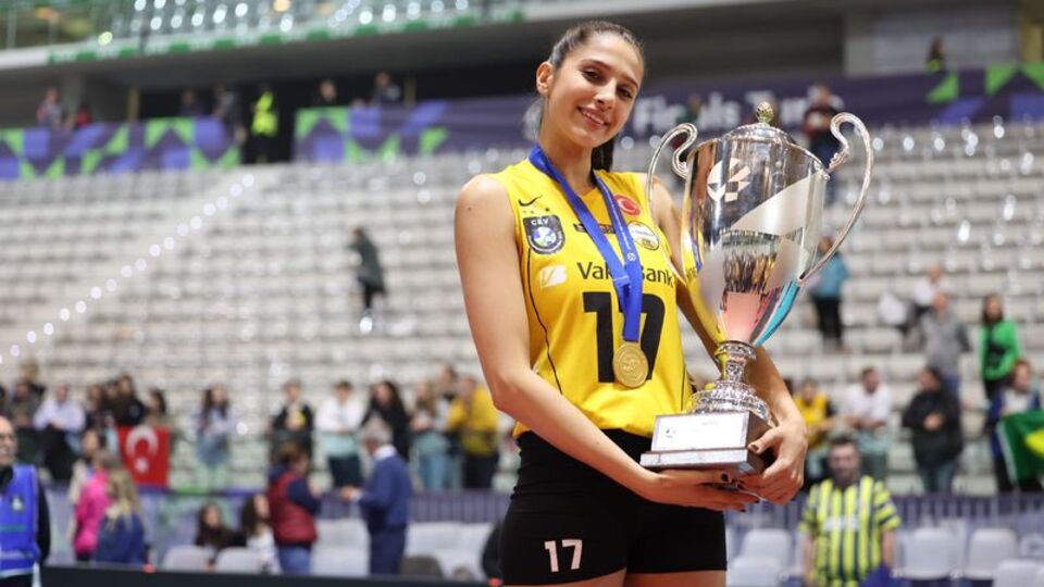 Derya Cebecioğlu, VakıfBank'a geri döndü