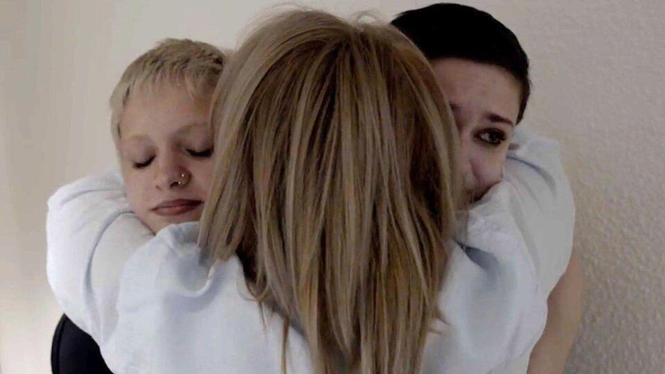 Doğumda başkasına satılan ikizini TikTok videosuyla buldu