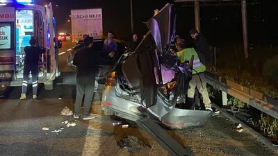 Otomobil TIR'a çarptı: 1 şehit, 2 yaralı