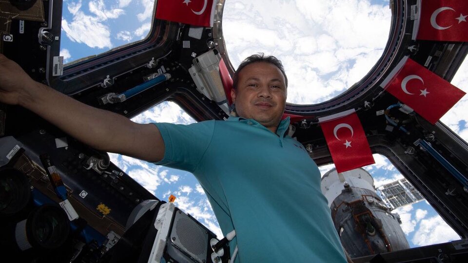 Gezeravcı gençlerin sorularını yanıtladı