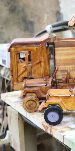  Evinin bodrumunda yapıyor