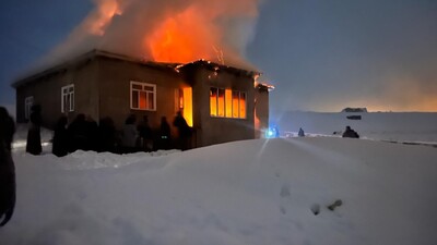Van'da kahreden yangın! 6 aylık bebek yaşamını yitirdi