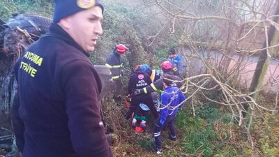 Uçuruma yuvarlanan araçtaki bebek hayatını kaybetti