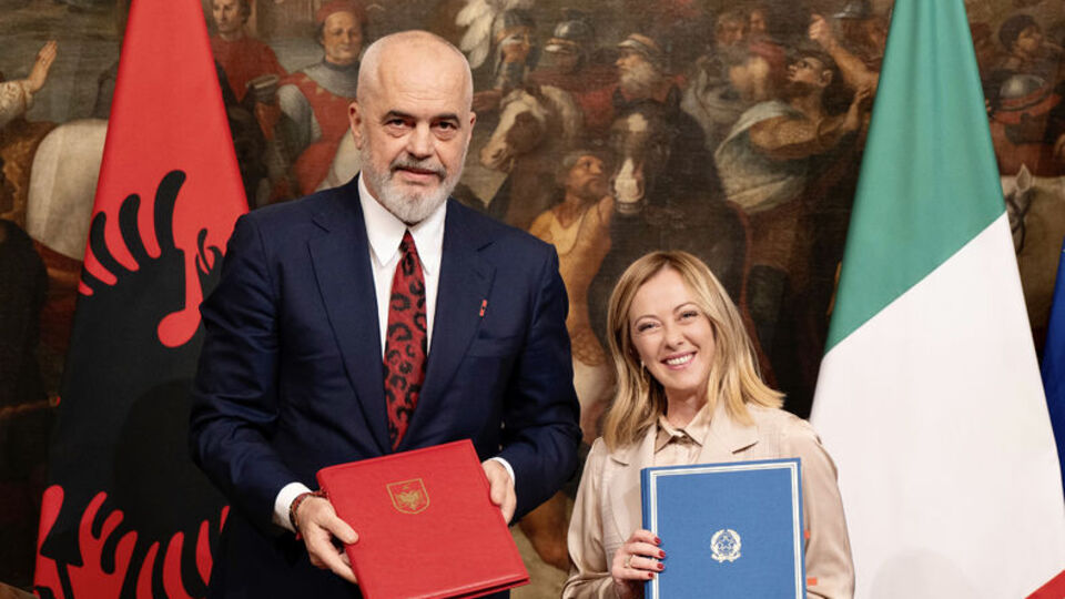 İtalya ve Arnavutluk arasındaki 'göç' anlaşmasına yeşil ışık