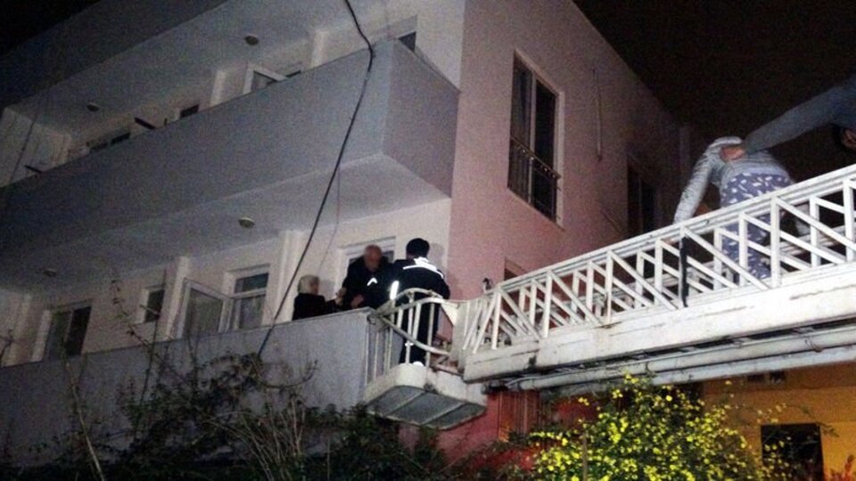 Antalya'da yangın paniği: 6 kişi kurtarıldı