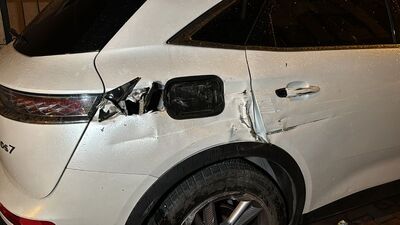  Kamyon sürücüsü araçlara çarpıp kaçtı