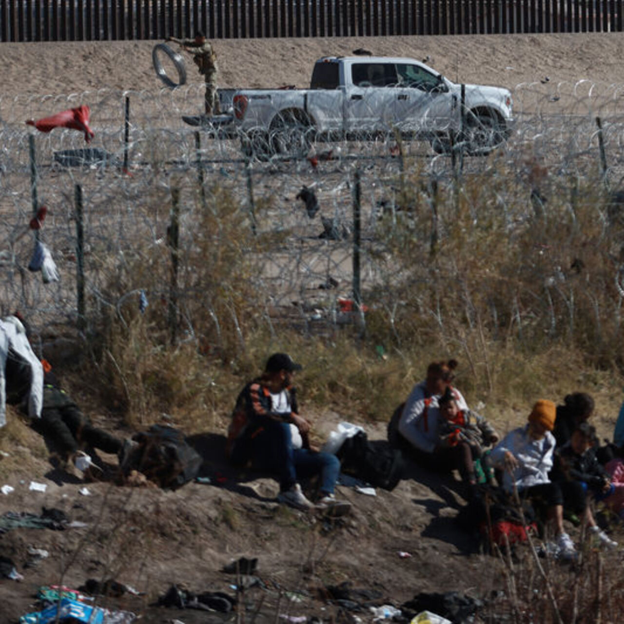Teksas krizi sürüyor: Sınırda göçmen hareketliliği!