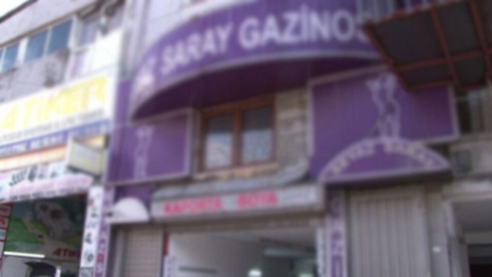 Müzikholde silahlı saldırı