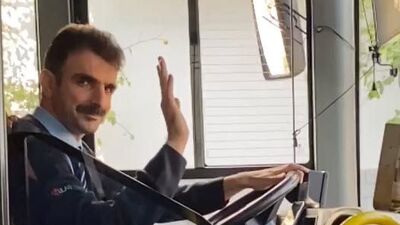 Yolcu rahatsızlandı, şoför yoldan çıktı