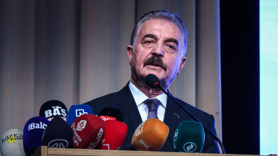 MHP'den Özel'e eleştiri