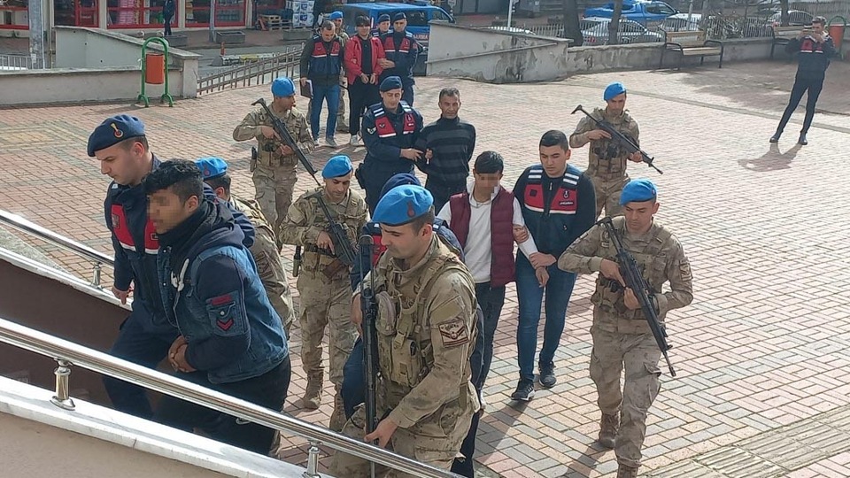 Pantolonundaki kan izi savunmasını çürüttü!