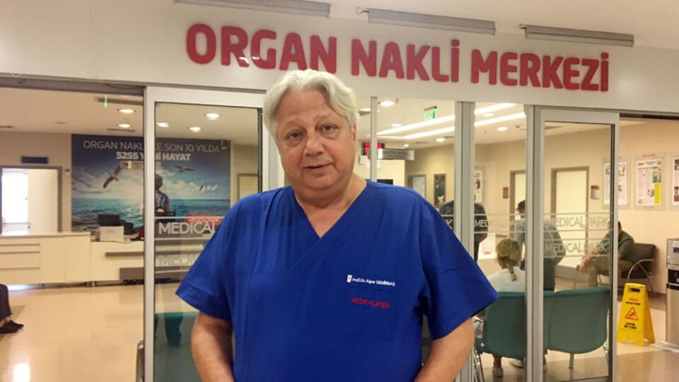 Organ nakli ameliyatlarna imza atan Prof. Dr. Demirbaş vefat etti