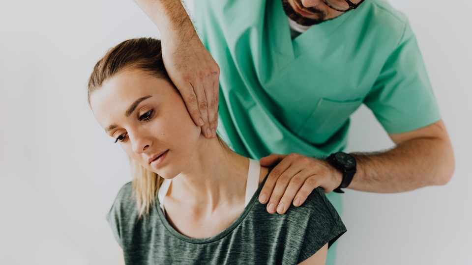 Boyun tutulması neden olur