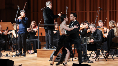 'Cumhuriyet Tangoları' ayakta alkışlandı