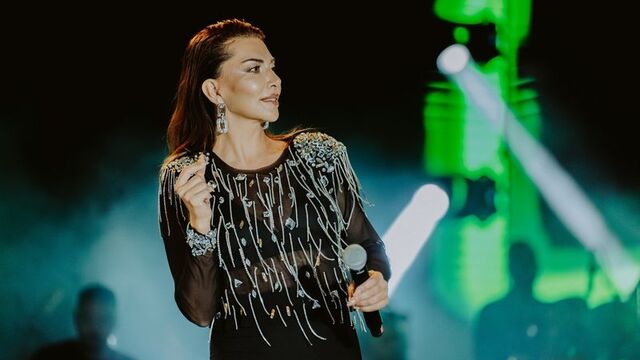  Ebru Yaşar'dan sürpriz yeni şarkı