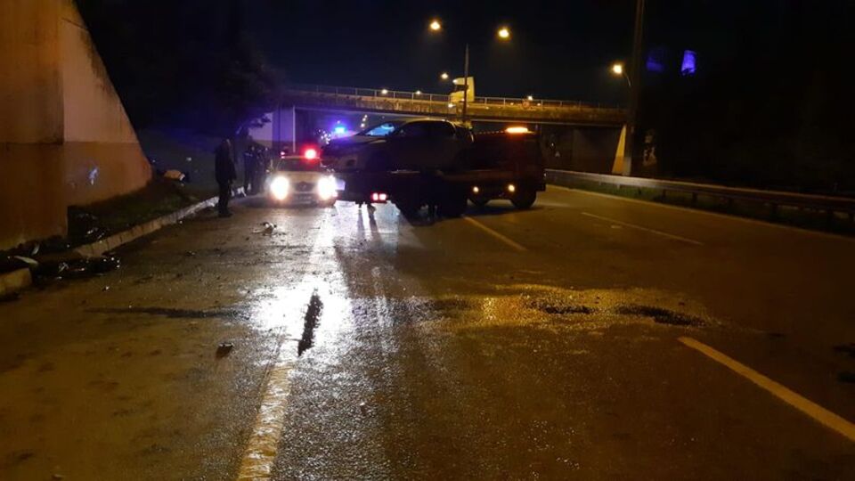 Kocaeli'de iki araç çarpıştı: 1'i ağır 4 yaralı
