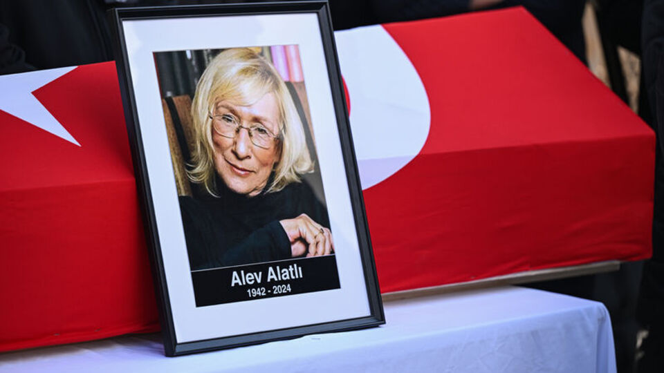 Alev Alatlı son yolculuğuna uğurlandı