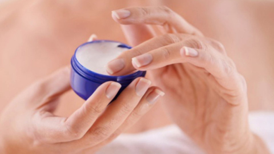 Vazelinin kaşa ve saça faydaları