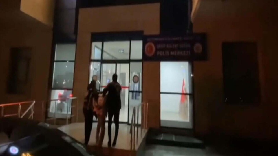 Sürücülere silah doğrultan şehir eşkıyası yakalandı!